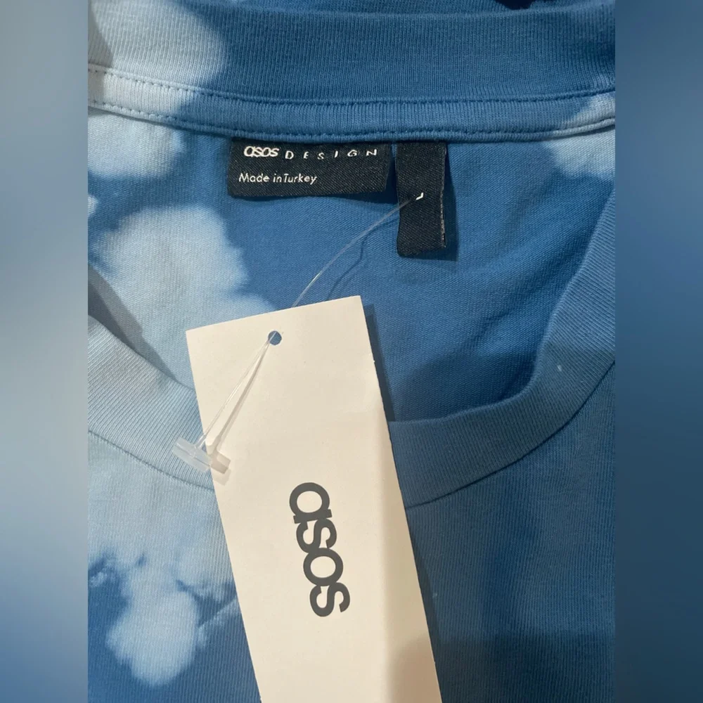 NWT ASOS size L tie-dye cropped t-shirt - Picture 2 of 4